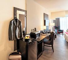 PLAZA Premium Den Haag City Center