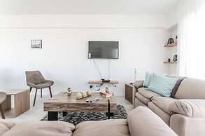 Bright Stylish in Barrio Jara