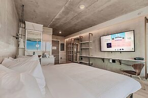 Kompose Boutique Hotel