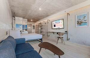 Kompose Boutique Hotel