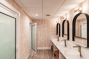 Kompose Boutique Hotel