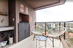 Modern 1 BR Apartment