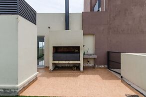 Modern 1 BR Apartment