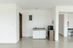 Modern 1 BR Apartment