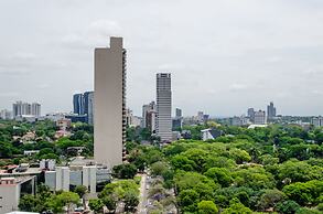 Modern 1 BR Apartment