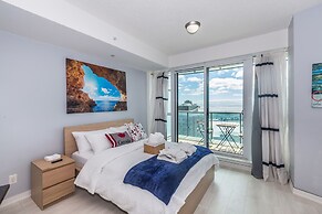 Panoramic Lakeview in a Luxury Downtown Oasis