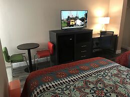 Tropical Inn & Suites