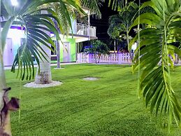 Tropical Inn & Suites