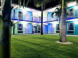 Tropical Inn & Suites