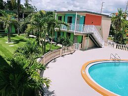 Tropical Inn & Suites