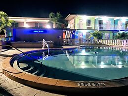 Tropical Inn & Suites