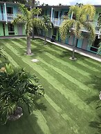 Tropical Inn & Suites