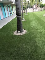 Tropical Inn & Suites