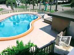 Tropical Inn & Suites