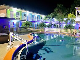 Tropical Inn & Suites