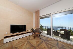 Apartments Redstone Luxury Apartments