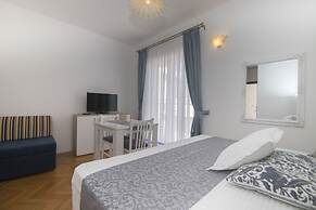 Apartments and Rooms Kapulica