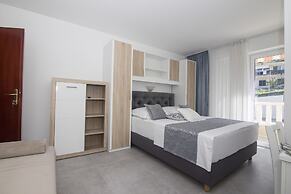 Apartments and Rooms Kapulica