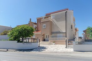 Apartments and Rooms Kapulica