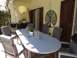Beautiful 2-bed Villa in Quinta do Lago With Pool