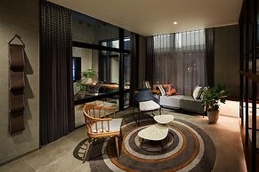 THE LIVELY TOKYO AZABUJUBAN