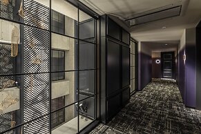 THE LIVELY TOKYO AZABUJUBAN