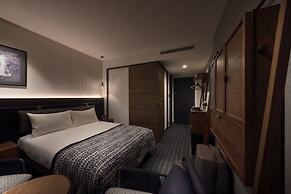 THE LIVELY TOKYO AZABUJUBAN