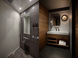 THE LIVELY TOKYO AZABUJUBAN