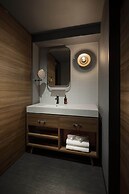 THE LIVELY TOKYO AZABUJUBAN