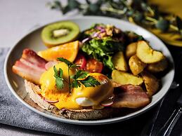 THE LIVELY TOKYO AZABUJUBAN