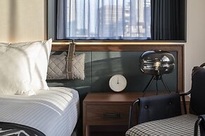 THE LIVELY TOKYO AZABUJUBAN