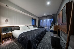 THE LIVELY TOKYO AZABUJUBAN