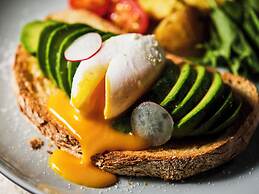 THE LIVELY TOKYO AZABUJUBAN