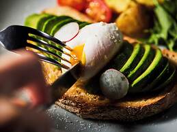 THE LIVELY TOKYO AZABUJUBAN