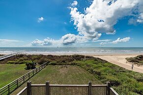 Keepin' It Reel 3 Bedroom Home by RedAwning