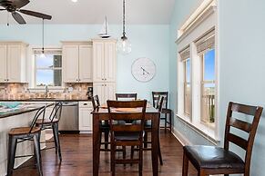 Keepin' It Reel 3 Bedroom Home by RedAwning