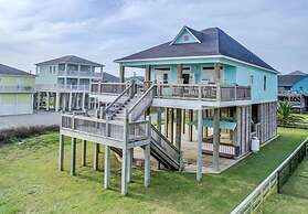 Keepin' It Reel 3 Bedroom Home by RedAwning