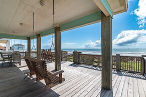 Keepin' It Reel 3 Bedroom Home by RedAwning