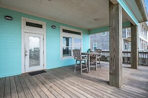 Keepin' It Reel 3 Bedroom Home by RedAwning