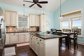 Keepin' It Reel 3 Bedroom Home by RedAwning