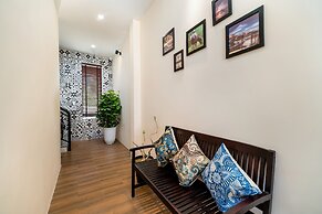 Golden Walls Homestay