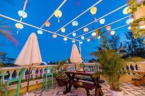 Golden Walls Homestay