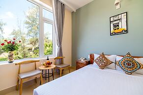 Golden Walls Homestay