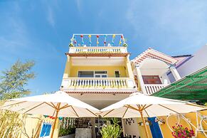 Golden Walls Homestay