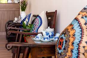 Golden Walls Homestay