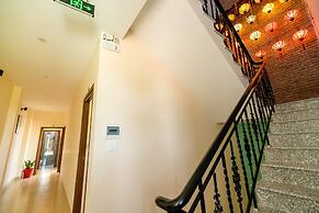 Golden Walls Homestay