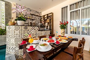 Golden Walls Homestay