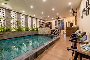 Golden Walls Homestay