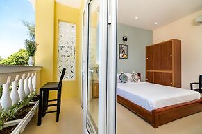 Golden Walls Homestay