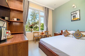 Golden Walls Homestay